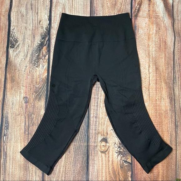 Lululemon Ribbed Cropped Athletic Leggings - Picture 3 of 11